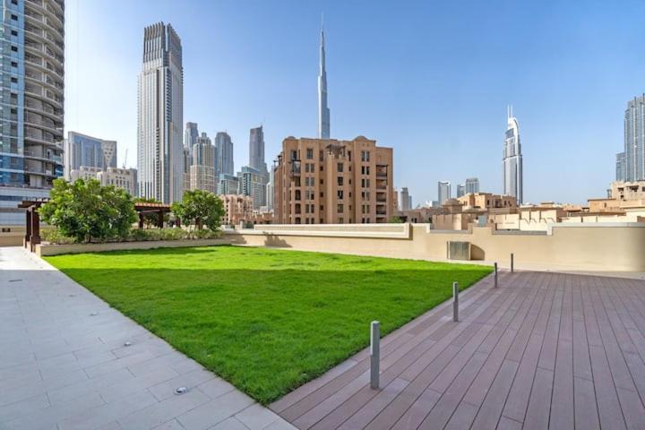 Burj Khalifa View - 2Br And Maid - Downtown Apartment Dubai Exterior foto